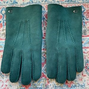 Coach 100% Genuine Shearling Glove